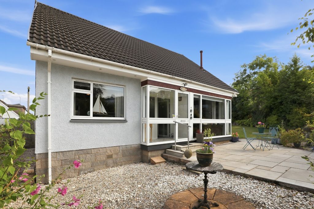Property photo 1 of 37 Picture No. 04