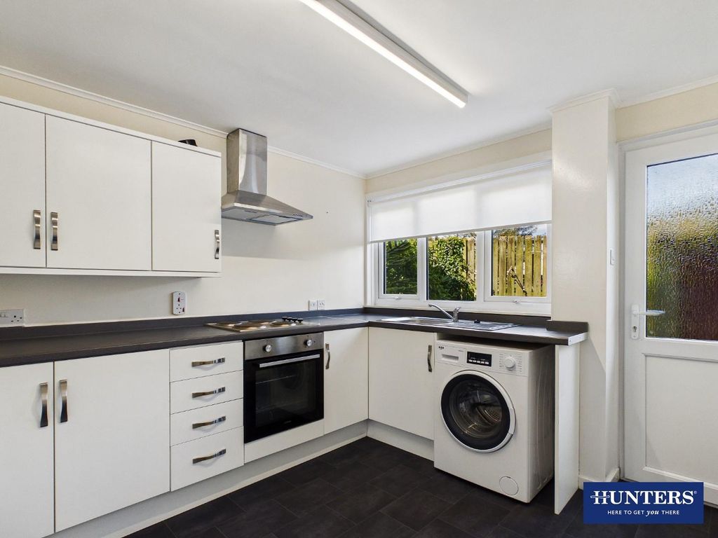 Property photo 2 of 10 Kitchen