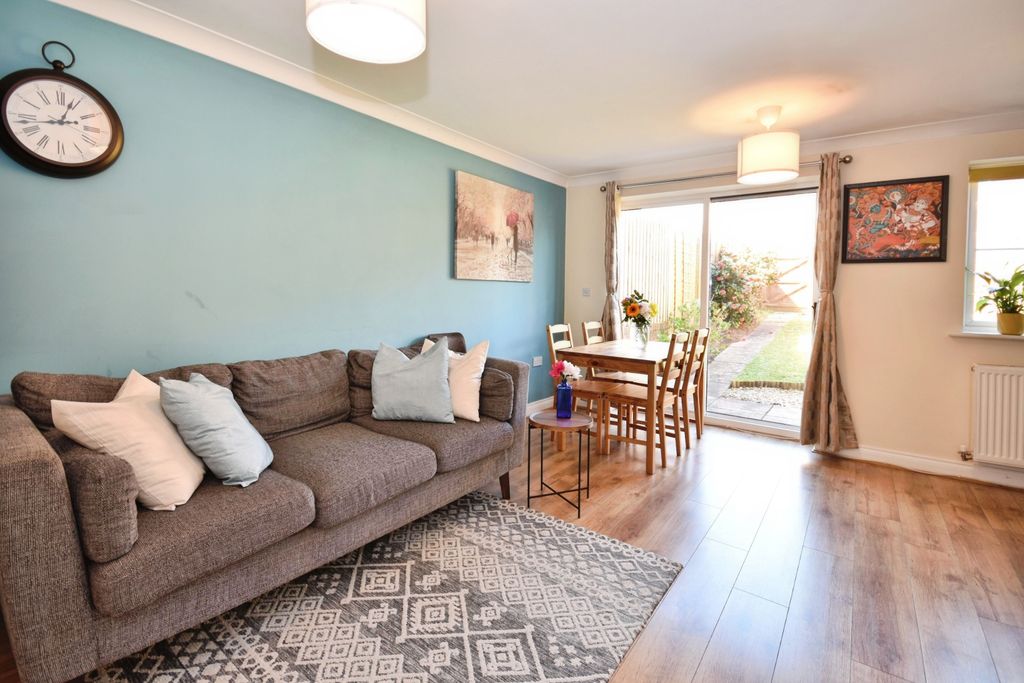 Property photo 2 of 20