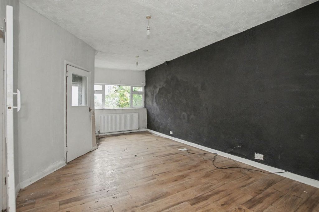 Property photo 3 of 10 Image 3