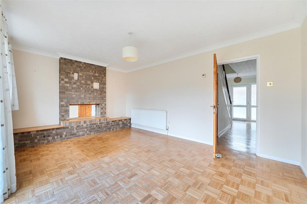 Property photo 2 of 31 1389403-9-69400121B5B11.Jpg