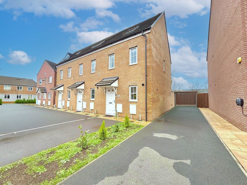 Property photo 1 of 14 Front