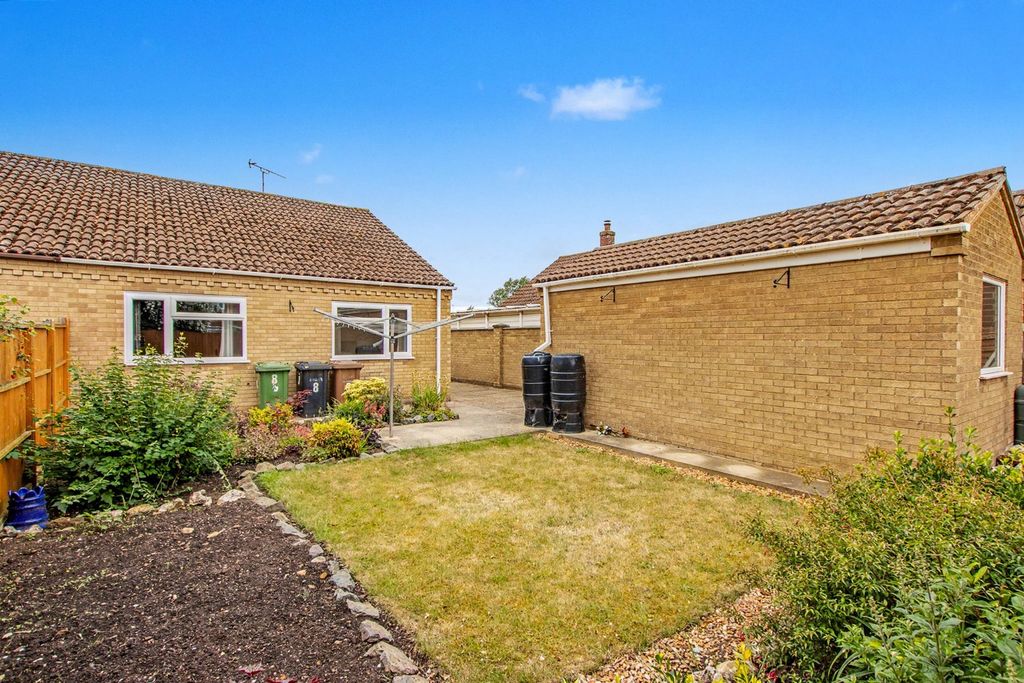 Property photo 2 of 16 4907093