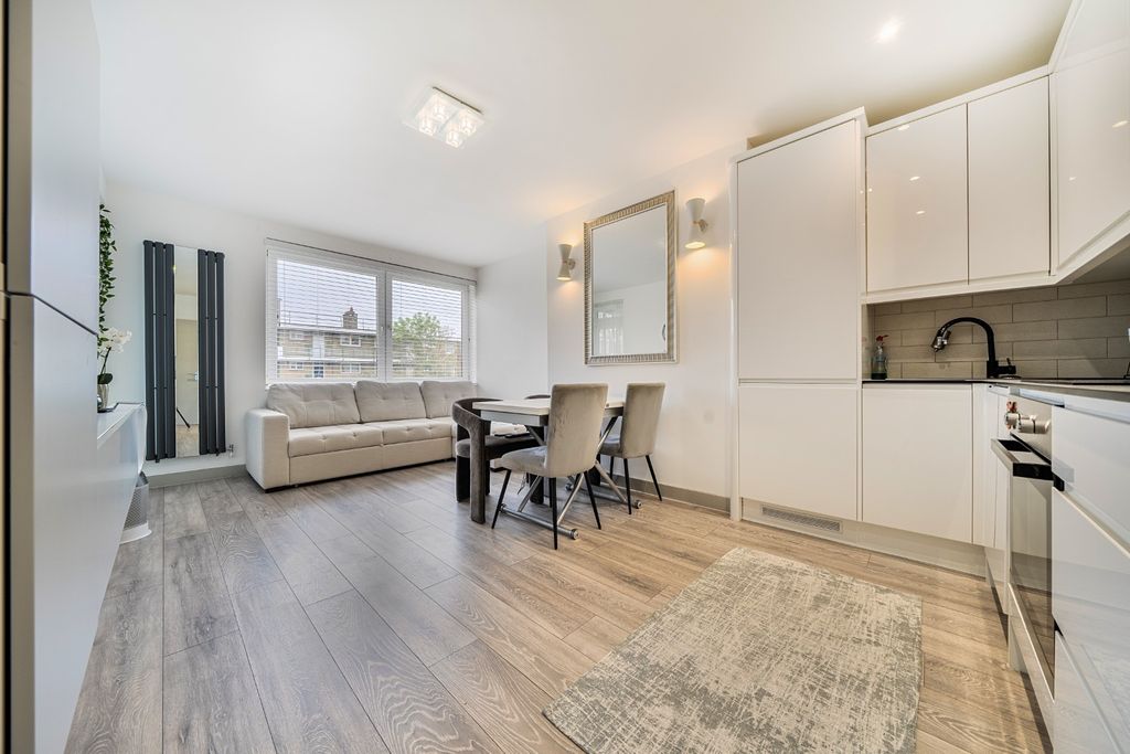 Property photo 1 of 10 5086440