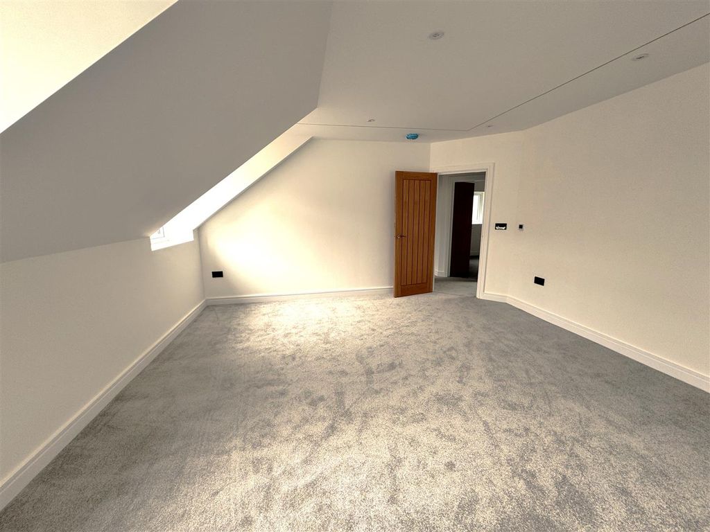 Property photo 3 of 7 Fl 2 Bed 1.Jpg