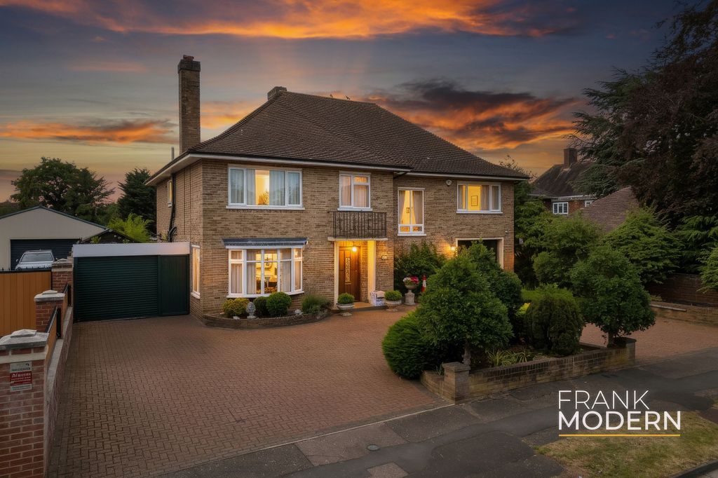 Property photo 1 of 32 Dusk