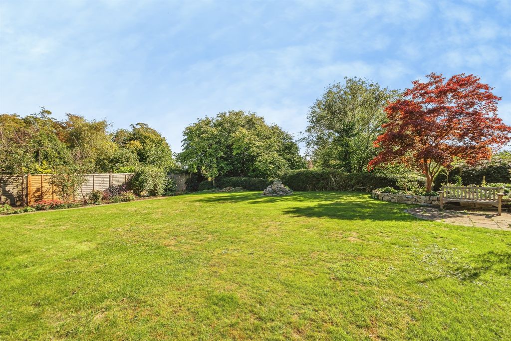 Property photo 3 of 23