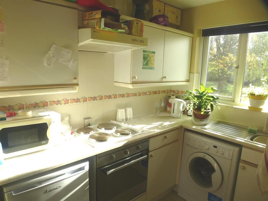 Property photo 3 of 4 Kitchen