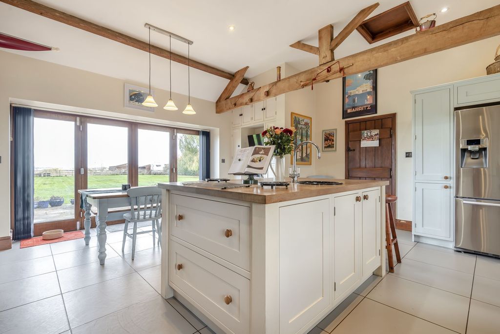 Property photo 3 of 44 P044688_03.Jpg