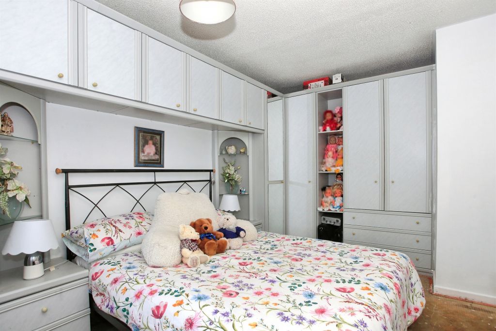 Property photo 3 of 20
