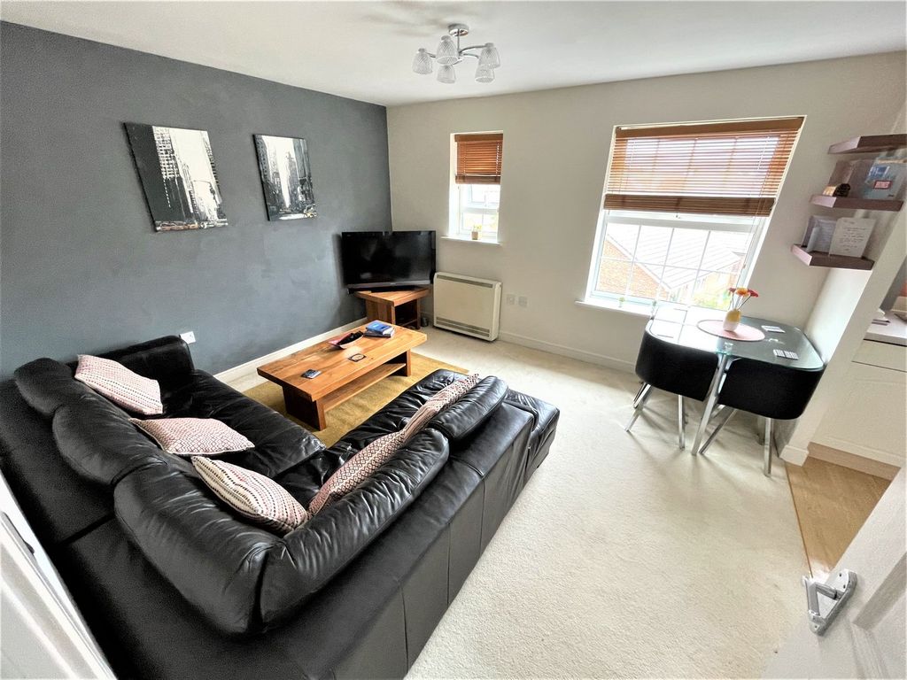 Property photo 3 of 9