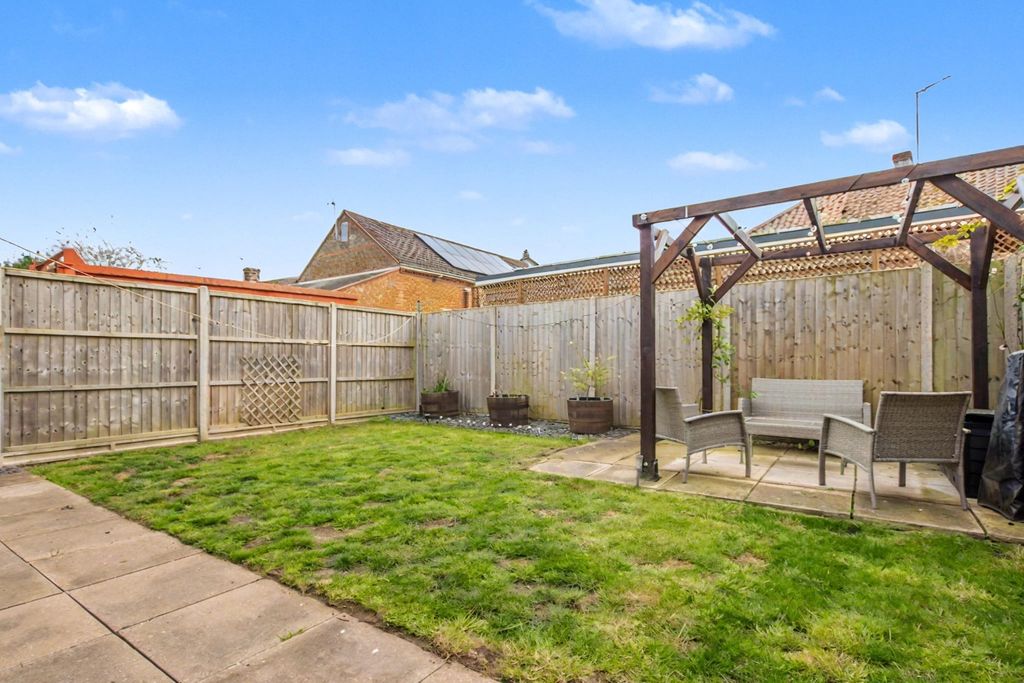 Property photo 2 of 19 4627155