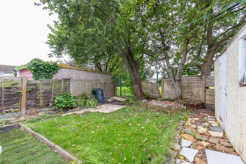 Property photo 2 of 15 Garden