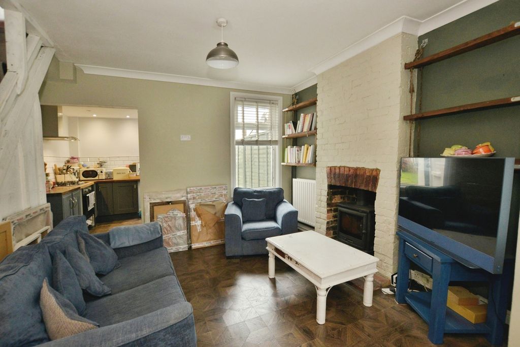 Property photo 3 of 15 Lounge