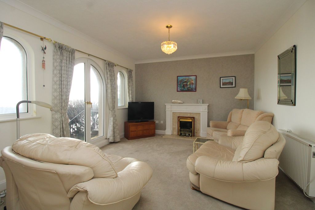 Property photo 3 of 25