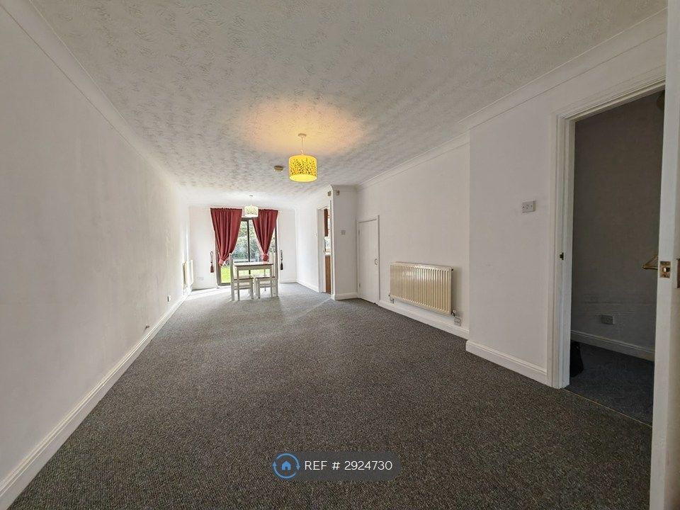 Property photo 3 of 23 Living Room