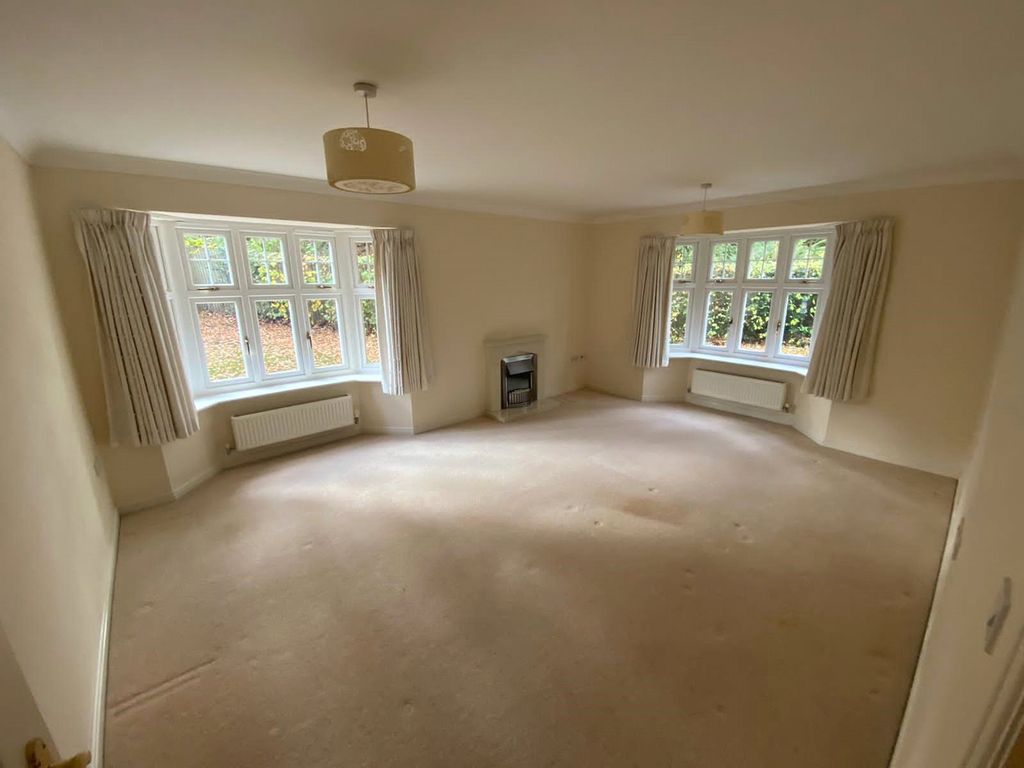Property photo 2 of 6 Lounge