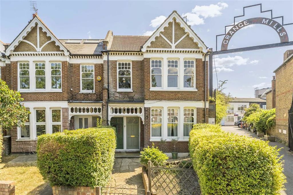 Property photo 1 of 8