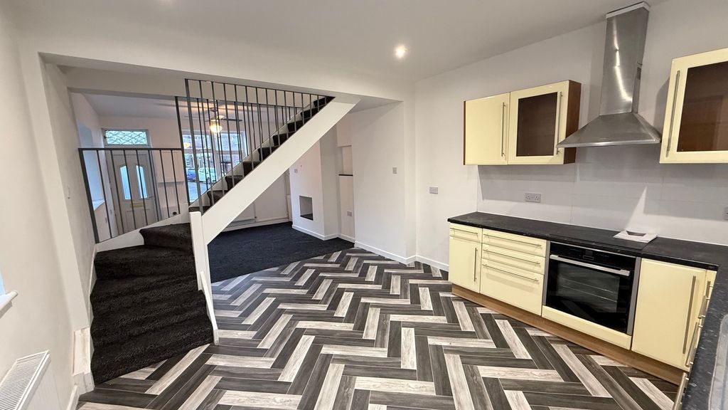 Property photo 3 of 10 Image