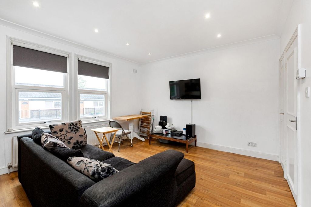 Property photo 2 of 10