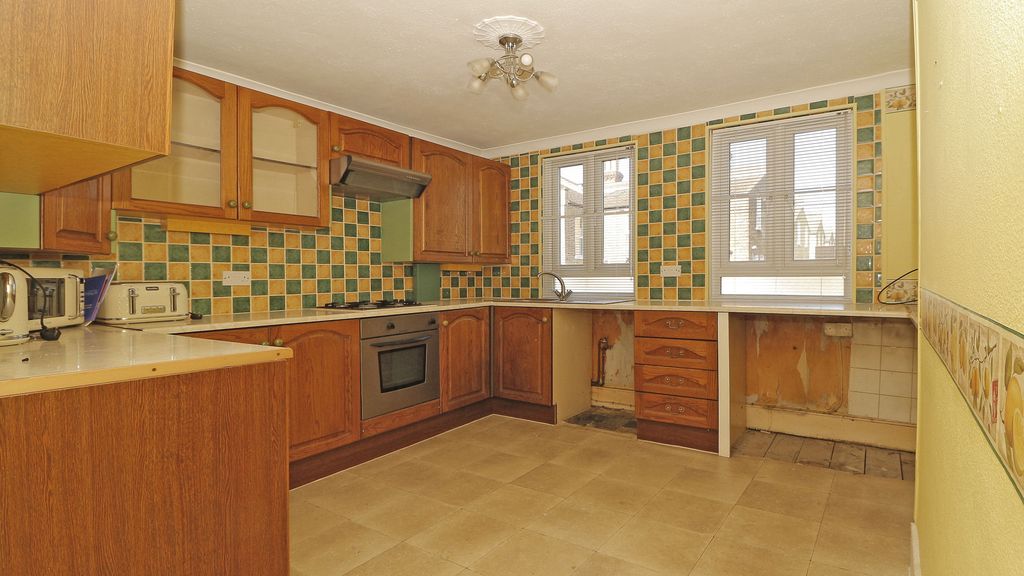 Property photo 3 of 9