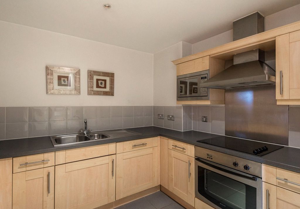 Property photo 3 of 6 Picture No. 04