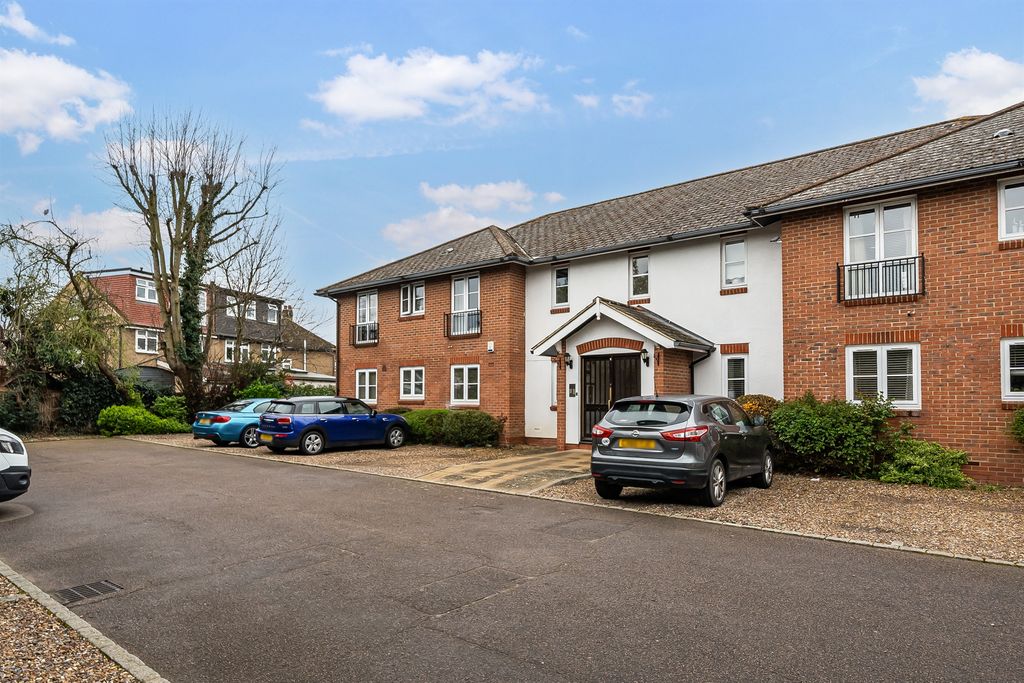 Property photo 1 of 12