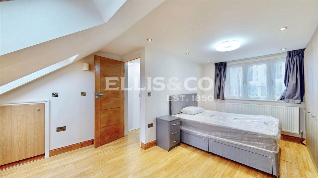 Property photo 2 of 25 Picture No. 07