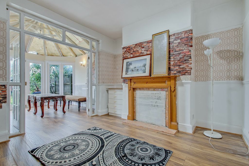 Property photo 3 of 15