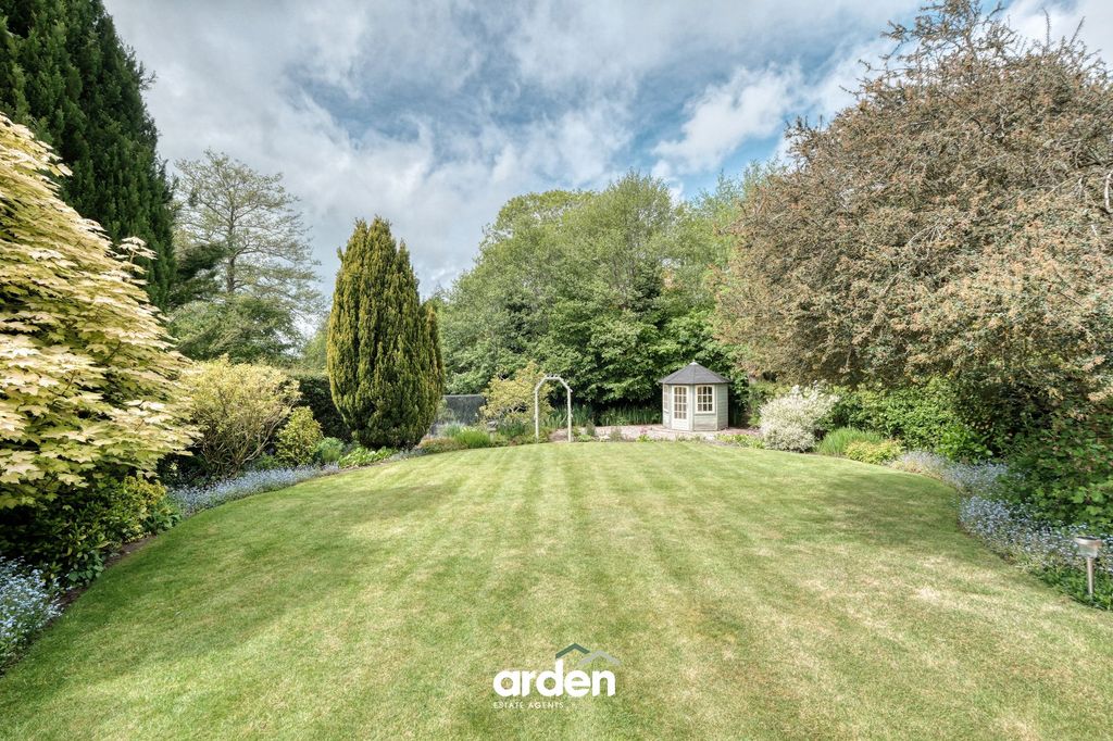 Property photo 2 of 34