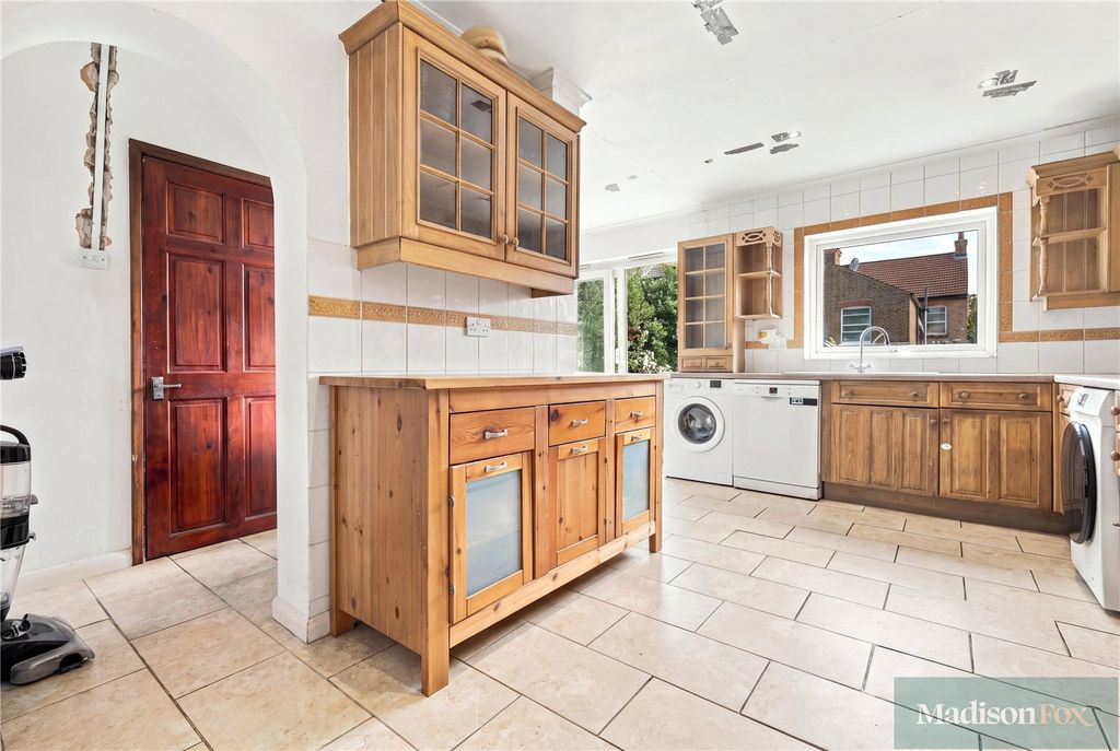 Property photo 3 of 31 Picture No. 10