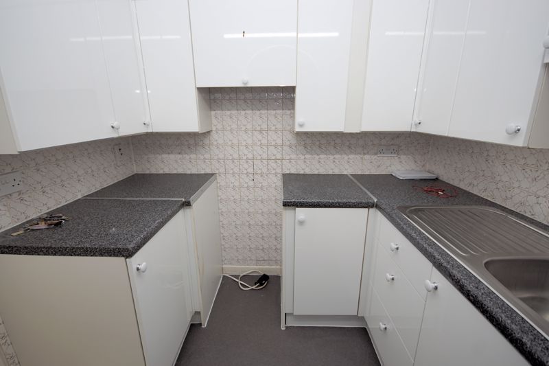 Property photo 2 of 10 Kitchen