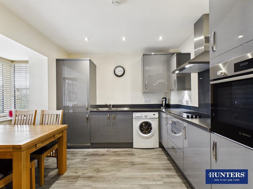 Property photo 2 of 16 Kitchen