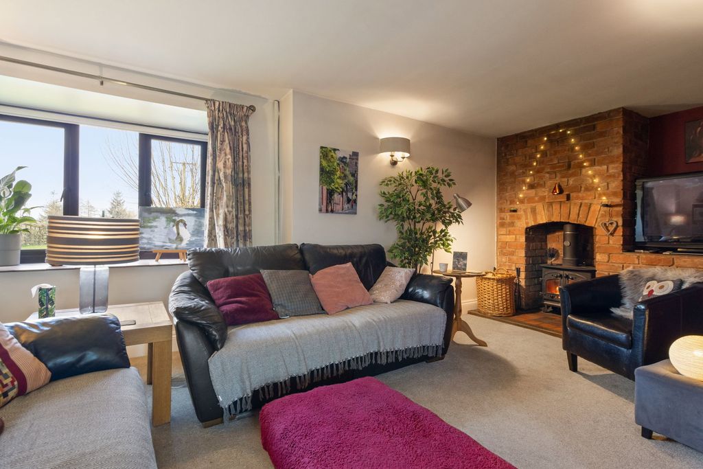 Property photo 3 of 21