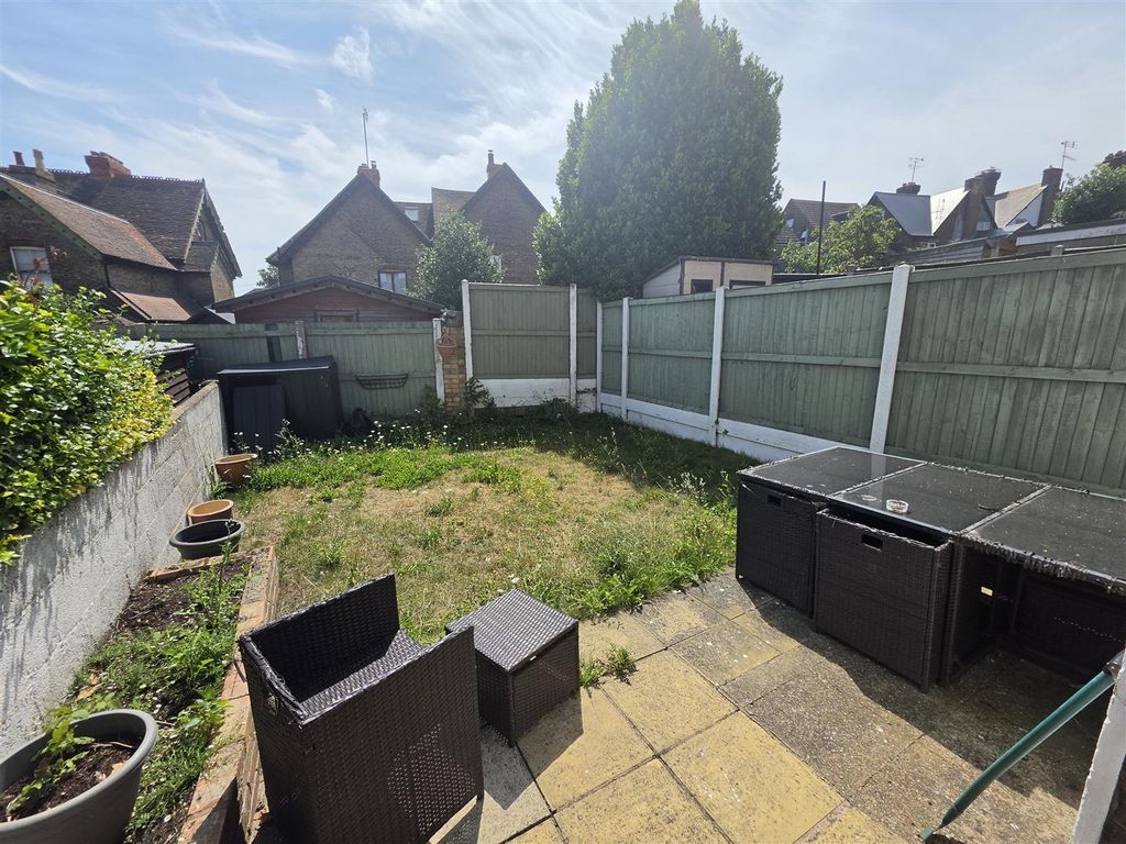 Property photo 2 of 10