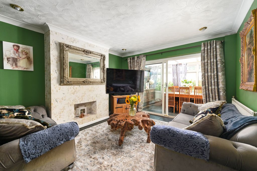 Property photo 3 of 11 41 Bell Lane (9)