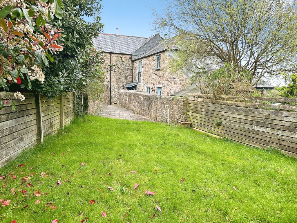 Property photo 2 of 18 2 - Picture No. 35