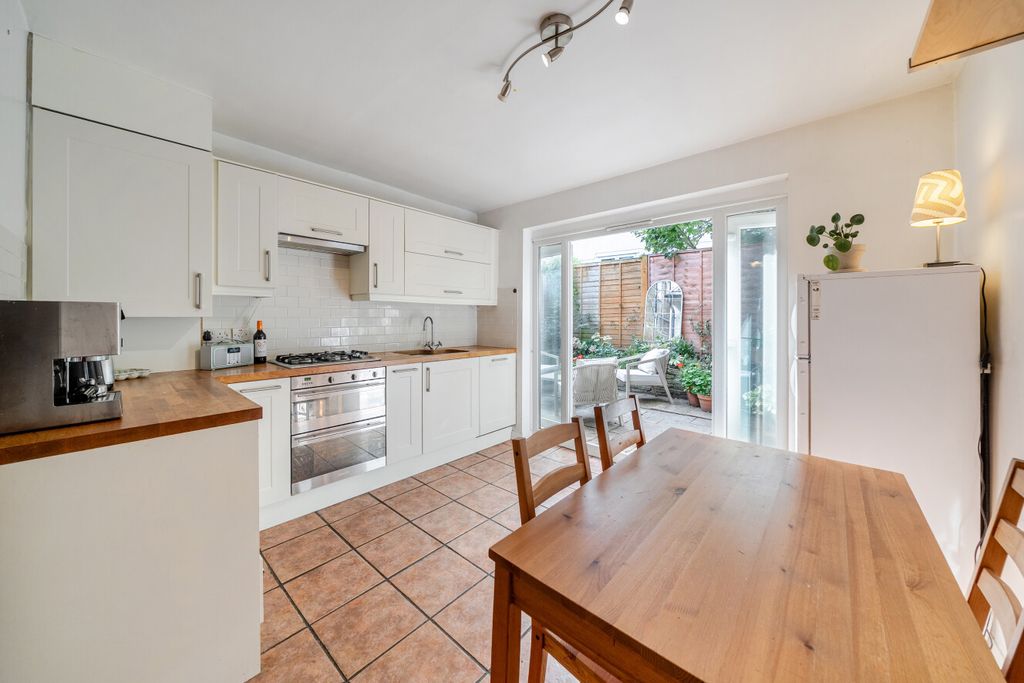 Property photo 3 of 12 1520815-19-6Aa2A9...