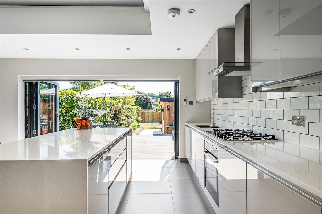 Property photo 2 of 38 Spring-Cottage-28.Jpg