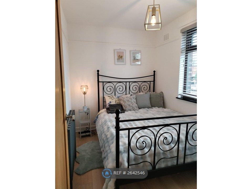 Property photo 2 of 21 Double Bed