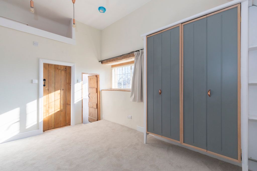 Additional image 6 of 3 bed semi-detached house to rentThe Old Thatch, Grafton GL20