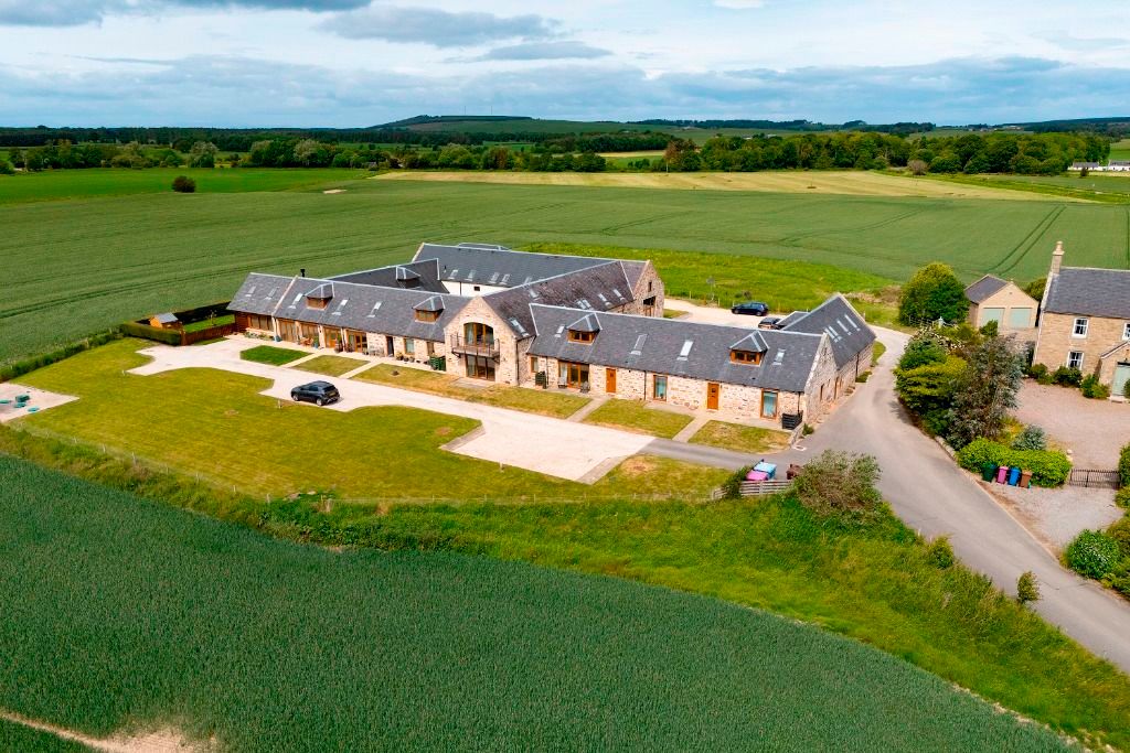 Property photo 2 of 35