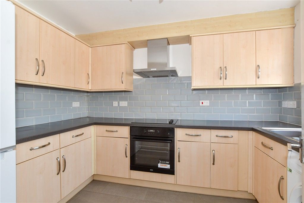 Property photo 2 of 10 Kitchen