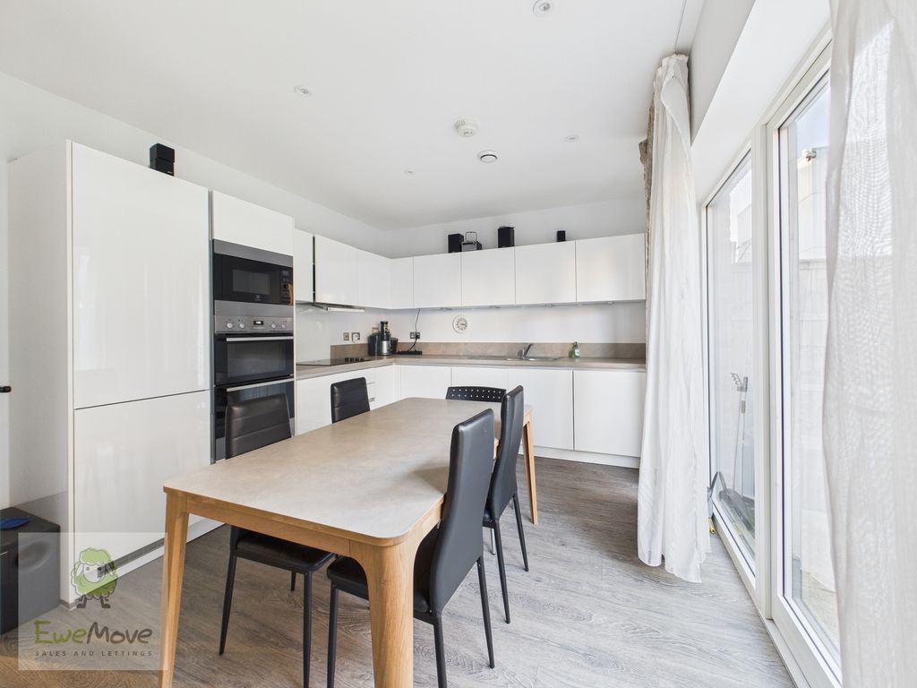 Property photo 2 of 15 Kitchen Dining Room
