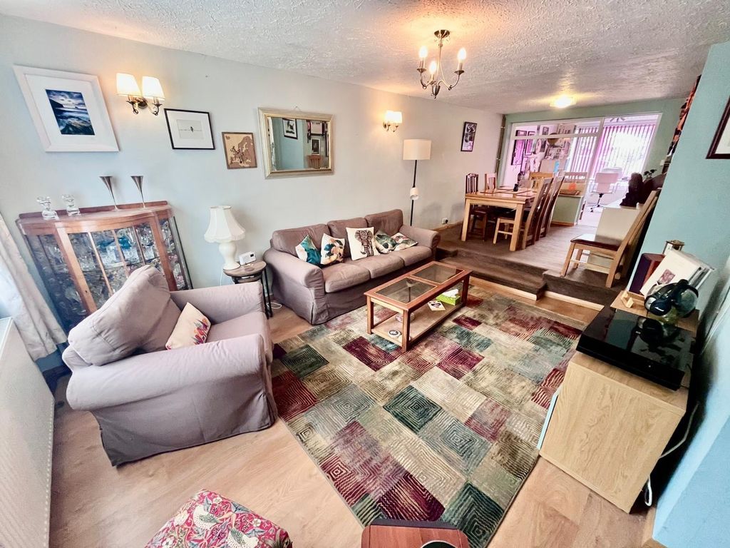 Property photo 2 of 23