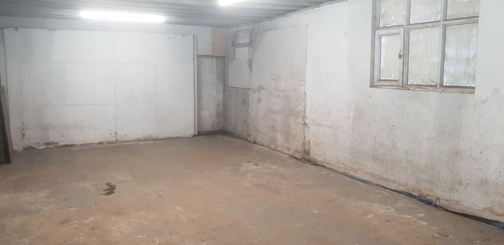 Property photo 2 of 4