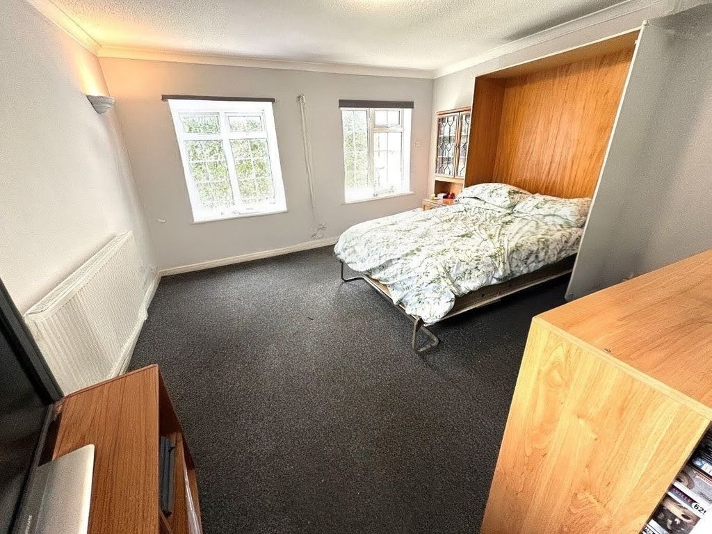 Property photo 2 of 6 3607692