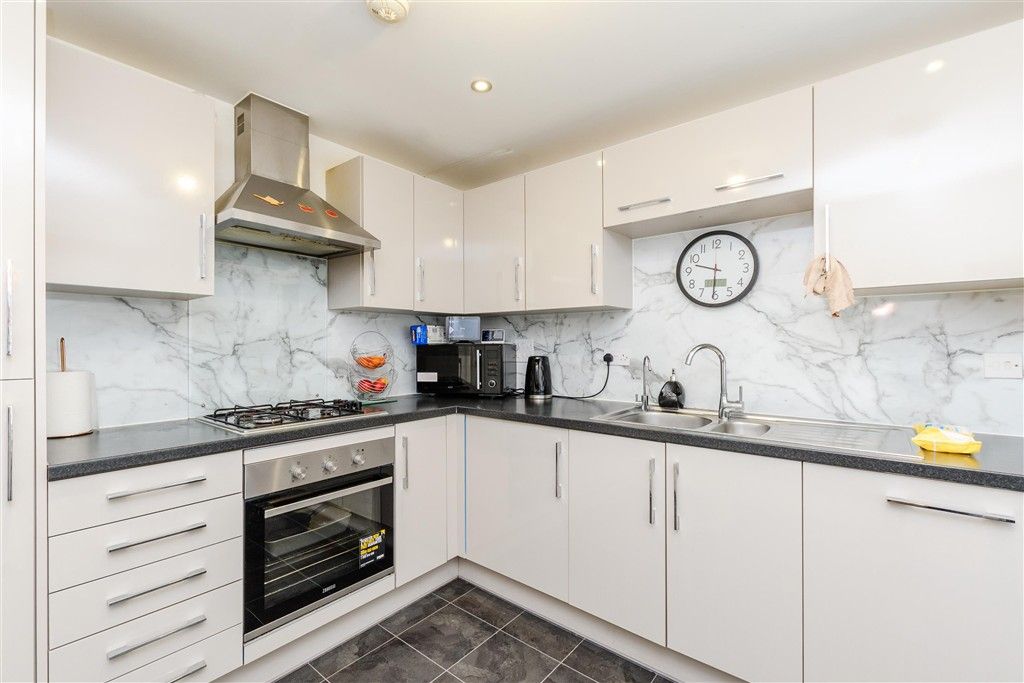 Property photo 2 of 8 Kitchen