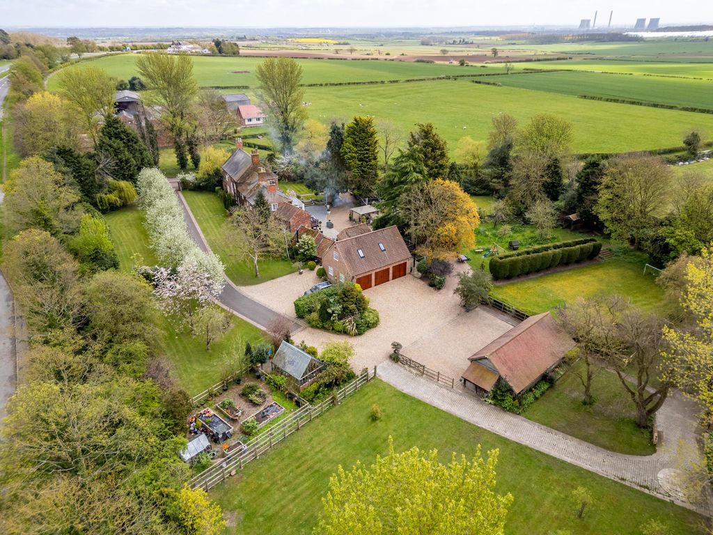 Property photo 2 of 37 Photo 1