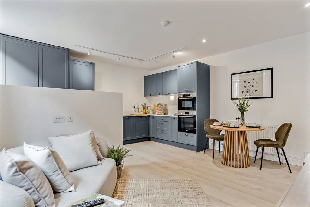 Property photo 3 of 13 Picture 3